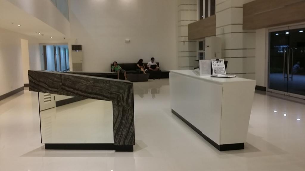 Sm Light Residence - 1Br Condo With Balcony Ff Manila Kültér fotó